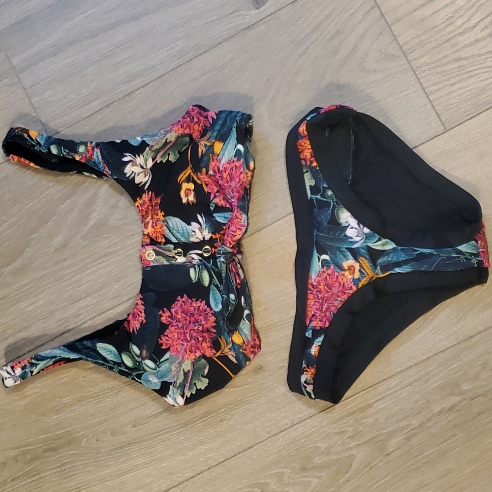 Body Glove bikini sz Small